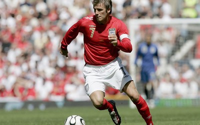 中欧电竞动态-于帕梅卡诺这表现对得起身价吗