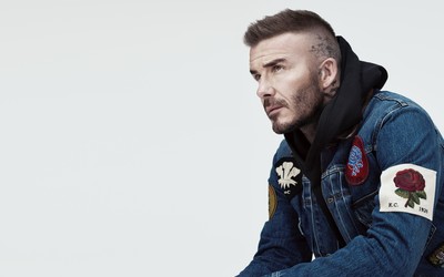 中欧电竞焦点-佩里西奇绝杀后脱衣庆祝染黄